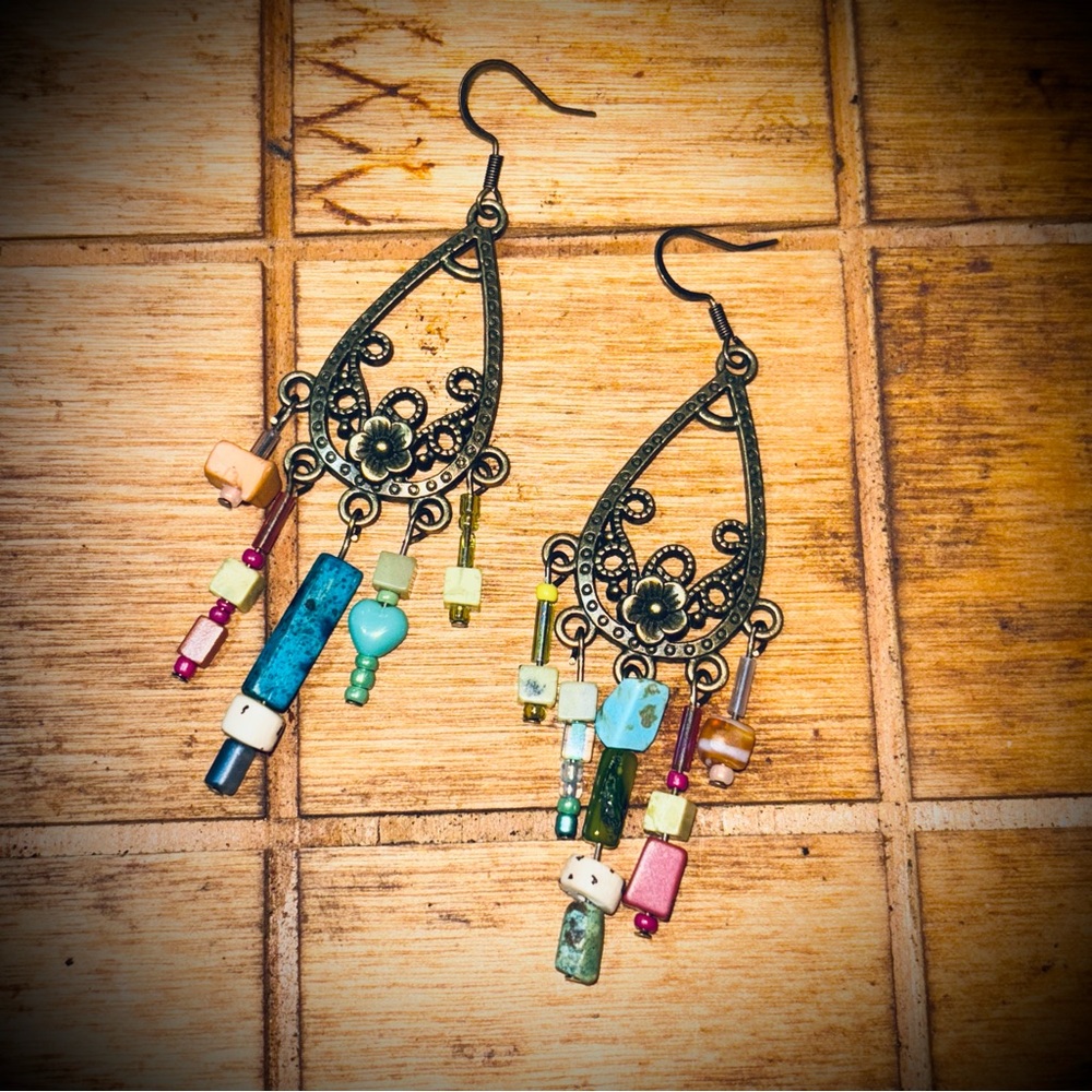 🆕 OOAK Funky Boho Gypsy ‘Junk Drawer’ Folk Art Multicolor Dangle Earrings